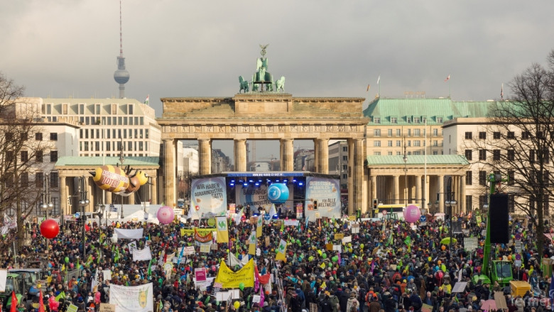 Хиляди на протест в Берлин срещу индустриализираното земеделие