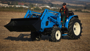 LS R - нова серия компактни трактори от Сатнет Карлово