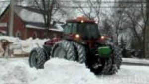 Брутално чистене на сняг с трактор CASE IH