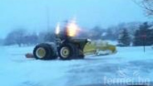 John Deere дрифти в снега на място!