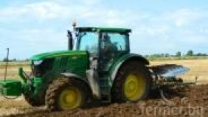 John Deere 6170R Ploughing 