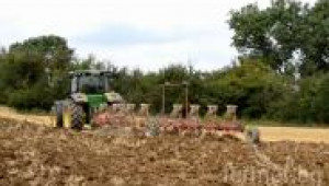 John Deere 8295r BIG Ploughing - Labour