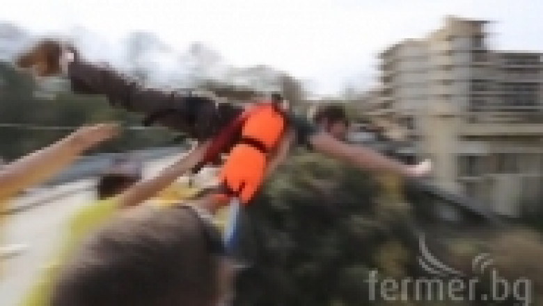 Мъж скочи от мост след призив за БГ зеленчуците