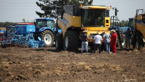 Анимекс - полеви тестове на трактори и агро-техника край Добрич