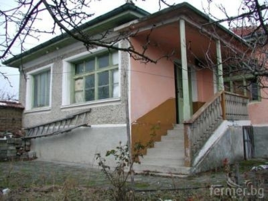 Къща с голям двор в с.Ръжево - Снимка 1