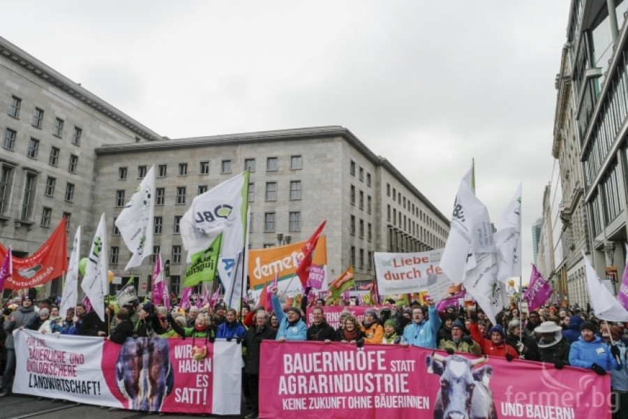 Протест срещу ТПТИ в Берлин - Германия - Снимка 8