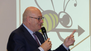 Хоган: Бюджетът по Пчеларската програма да се завиши от 36 на 62 млн. евро - Agri.bg