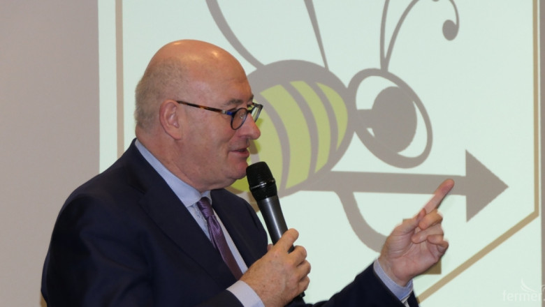 Хоган: Бюджетът по Пчеларската програма да се завиши от 36 на 62 млн. евро