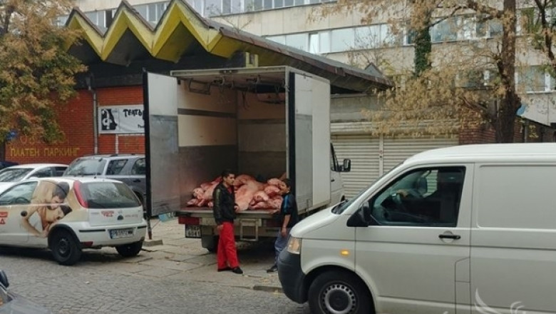 Скандален превоз на свинско месо възмути Пловдив