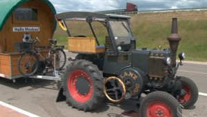 Фермер тръгна с трактор към Световното по футбол  - Agri.bg