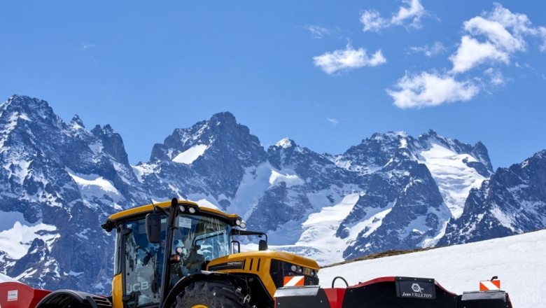 JCB Fastrac поддържа отлична проходимост в алпийски проходи