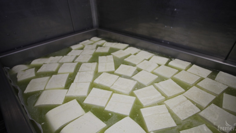 БАБХ хвана над 7 тона сирене с нерегламентирано вложени растителни мазнини