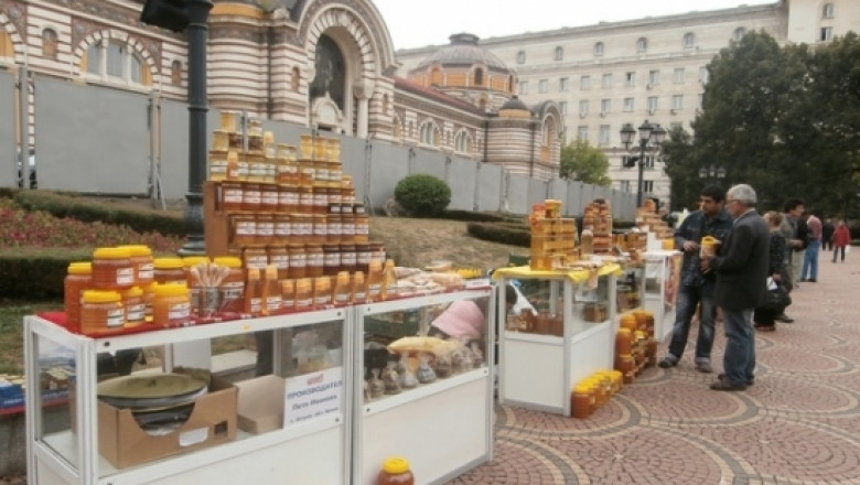 Пчелари се събират на Фестивал на меда в столицата 
