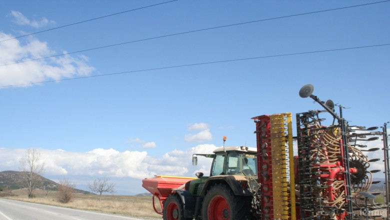 Ограничават движението на трактори и земеделска техника