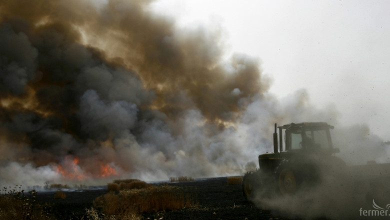 Пожар унищожи пет машини и селскостопански инвентар 