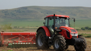 Стойчеви организират полева презентация на трактори Zetor, инвентар Agrisem и Unia - Agri.bg