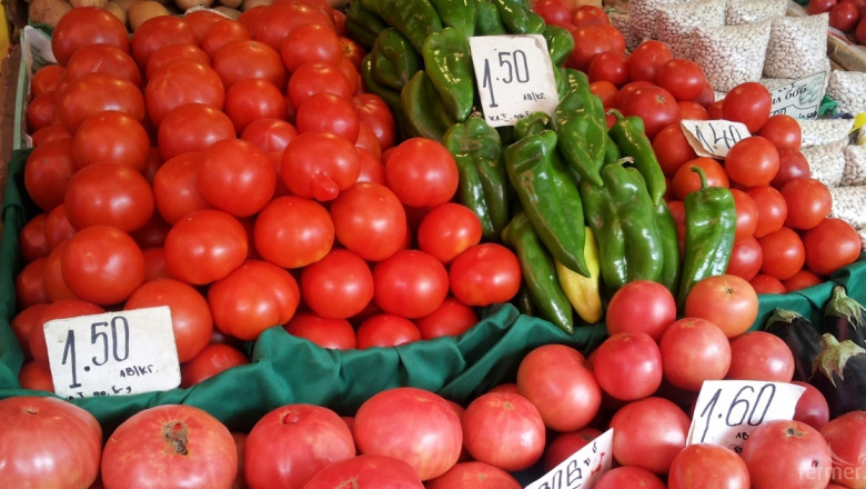 Фермерски пазар под наслов Дни на българския домат се провежда в София
