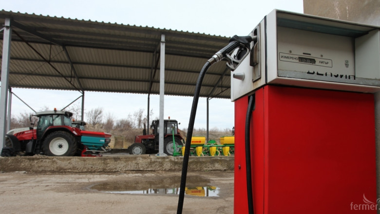 Фермерските бензиностанции да не слагат нивомер и касов апарат, прие ПК Земеделие