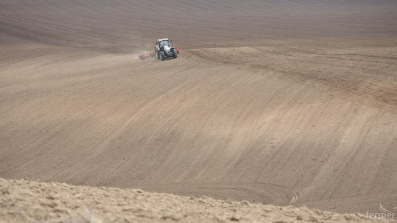 4% от фермите стопанисват 85% от земеделската земя в България