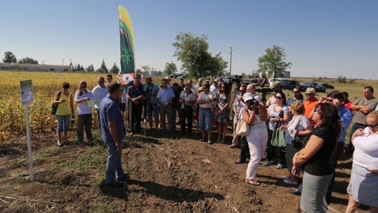 Денят на соята започна в Кнежа при силен интерес от фермери (СНИМКИ)