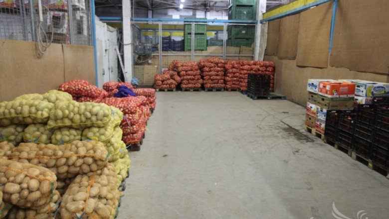 НАП и МЗХ се похвалиха - спряха внос на един тир с картофи 