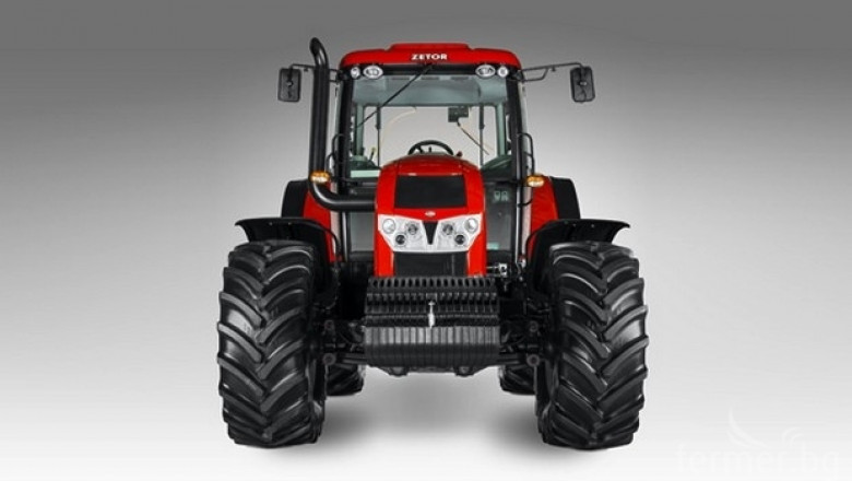 Zetor пуска нов модел трактор Forterra за малки и средни стопанства