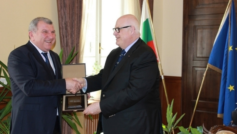 Министър Греков се срещна с президента на Международния съвет по лова 