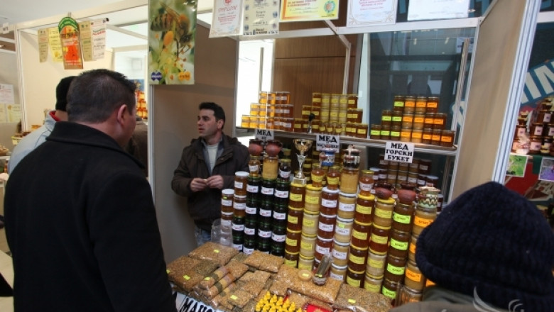 Министър Димитър Греков ще открие Пчеларското изложение в Плевен
