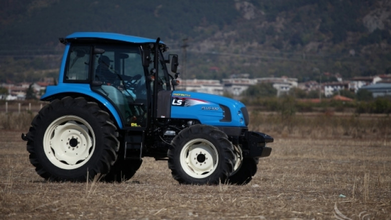 Сатнет Карлово предлага трактори LS Plus на атрактивни цени (ВИДЕО)