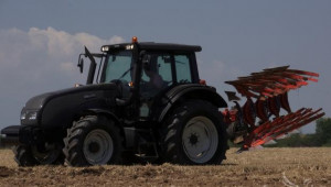 Варекс ООД организира полеви демонстрации на трактори Valtra (ПОКАНА) - Agri.bg