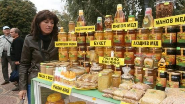 Над 40 пчелари участват в Есенния фестивал на меда в София (СНИМКИ)