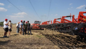 Фермери се убедиха в предимствата на почвообработващата техника Papadopoulos ( ВИДЕО ) - Agri.bg