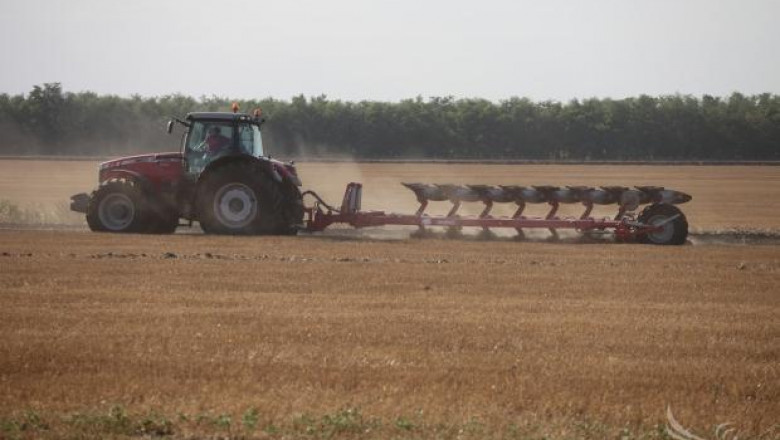 1,5% от фермерите стопанисват 82% от земеделските земи в България