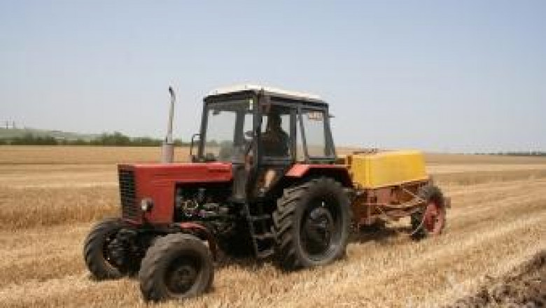 НАП продава трактори, комбайни и инвентар от свои длъжници