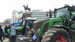 Животновъди паркираха трактори пред Народното събрание - Agri.bg