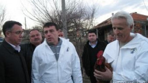 Кметът на Кърджали осигури техника за погребване на заразените птици в Звиница - Agri.bg