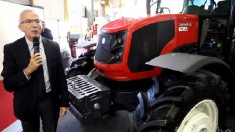 Кооперация Китка представи новия трактор Armatrac 1104