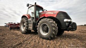Тайтън Машинъри България показа почвообработка и сеитба в тежка суша - Agri.bg