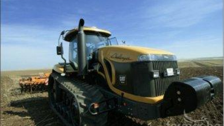 Варекс ООД кани фермери на полева демонстрация на земеделска техника край Монтана