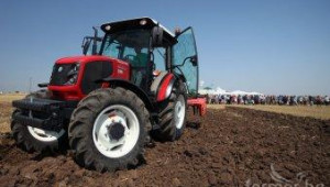 Кооперация КИТКА показа пред фермери новите трактори ArmaTrac - Agri.bg