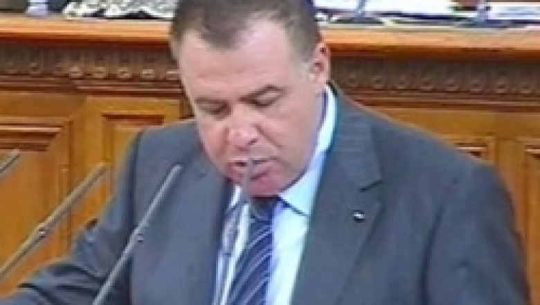 М.Найденов ще дава обяснения пред депутатите за проблемите в земеделието