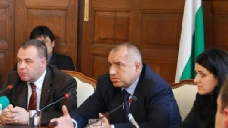 Министър Найденов се консултира с юристи заради санкциите от 2009 г.