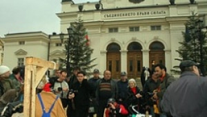 Протести на фермери отпред - кафета и лафче отвътре - Agri.bg
