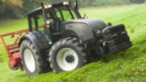 Фирма Варекс е новия официален вносител на трактори VALTRA за България - Agri.bg