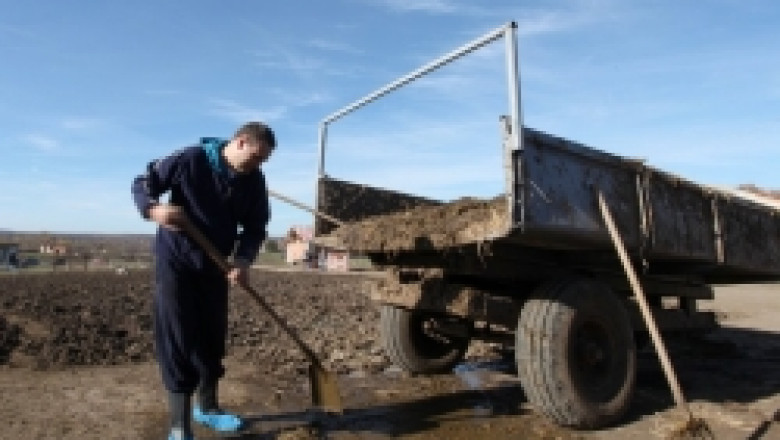 Изпълнителния директор на ДФЗ - Светослав Симеонов стана фермер за 1 ден - ВИДЕО