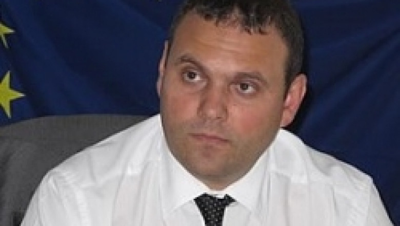 Шефът на ДФЗ Светослав Симеонов става кравар за един ден