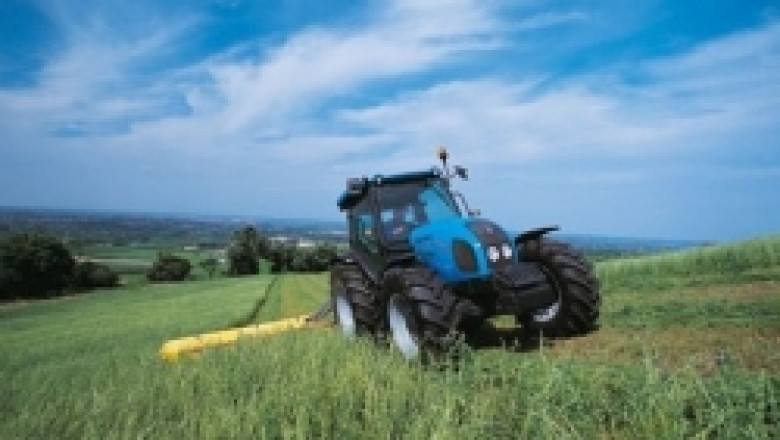 Промоционални цени на трактори Landini и сеялки Monosem пуснаха от Оптиком