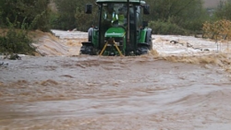 Земеделци, засегнати от наводненията имат право на компенсации, но МЗХ все още не е издало заповед