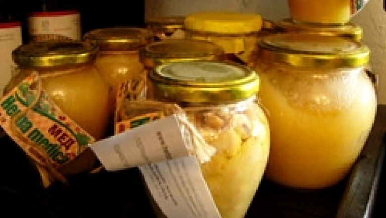 Пчелари: Евтиният китайски мед сваля цените на качествената българска продукция