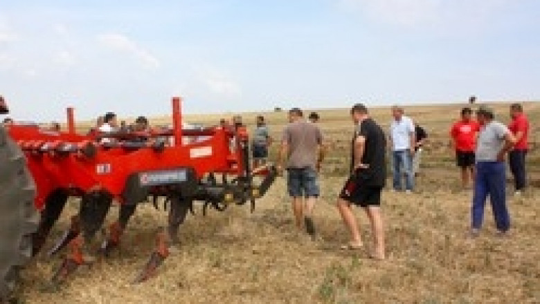 Ником-М показа почвообработваща техника в свищовското село Вързулица